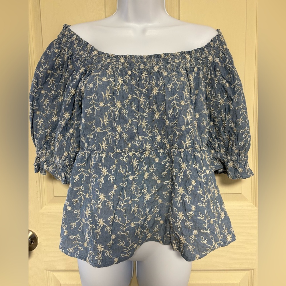 Women’s Denim shirt babydoll style off shoulder. Medium